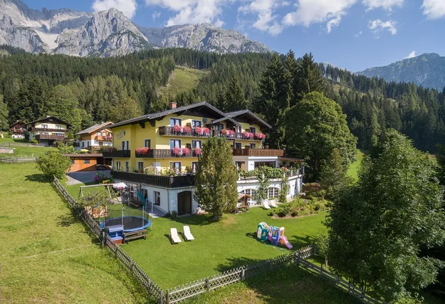 Sporthof Austria, Hotel