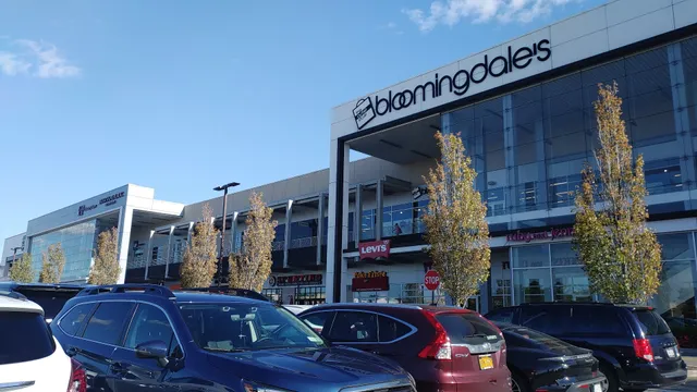 Bloomingdale's Outlet