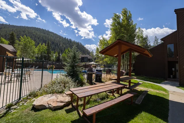 Wild Irishman condominiums