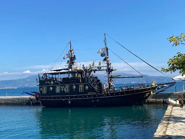 Black rose pirate ship
