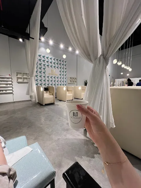 Blo Nails and hair spa | بلو صالون للأظافر والعناية بالشعر