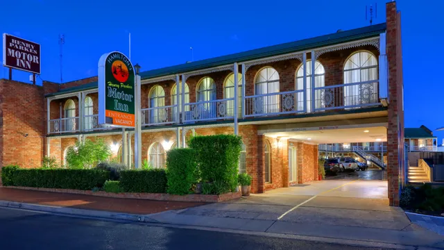 Henry Parkes Motor Inn Parkes