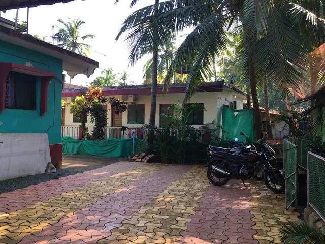 OYO Flagship 49710 Red Rose Guest House