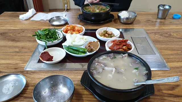 팔팔소머리국밥