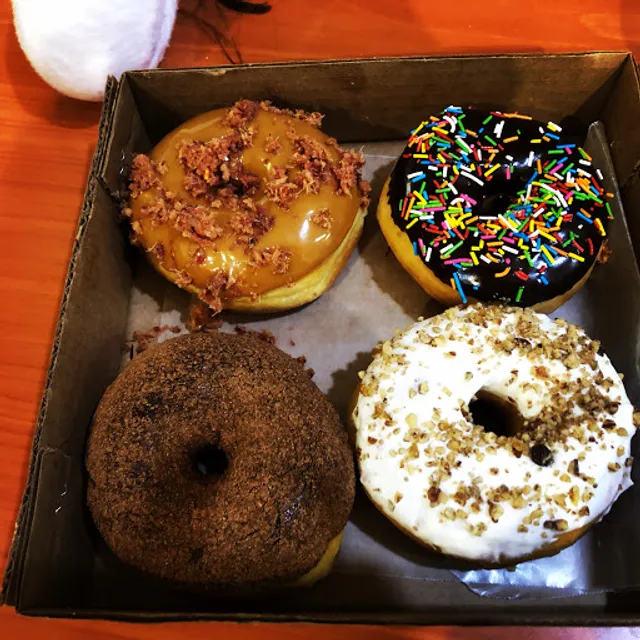 Falconi Donas Plaza De las Américas