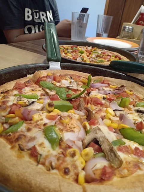 Pizza Hut | Ambience Mall, Gurugram