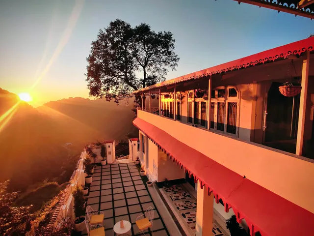 Oakwood Forest Retreat