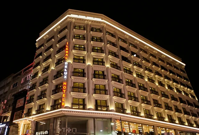 Ilkbal Deluxe Hotel
