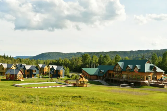 Tourist resort Pin Rouge