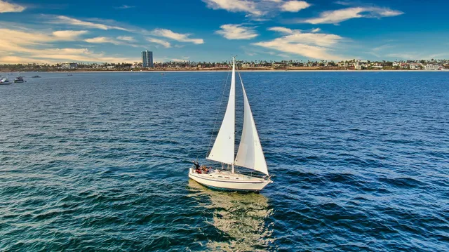 Jolly Sailing Charters LB