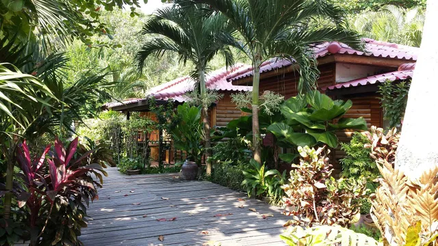 Tonsak Resort