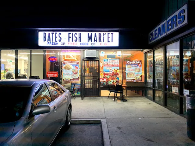 Louisiana Famous Fried Chicken/Bates Fish Market