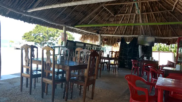 RESTAURANT Y COCKTELERIA EMMANUEL