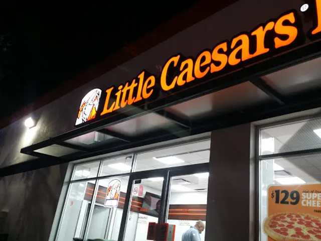 Little Caesars Pizza "Juan Pablo II"