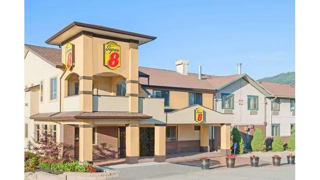 Super 8 by Wyndham Salmon Arm