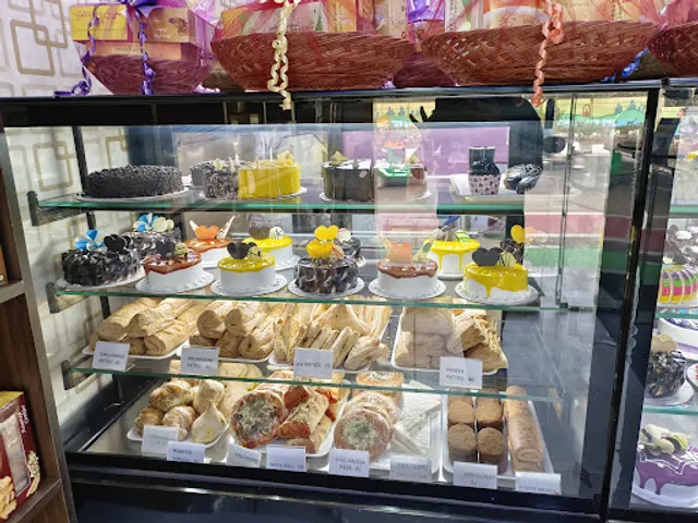 Paris Bakery, Sainik School