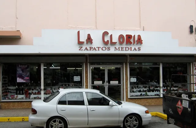 Shops La Gloria