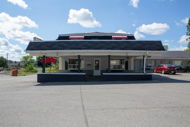 Hotel Richmond Hill ON North