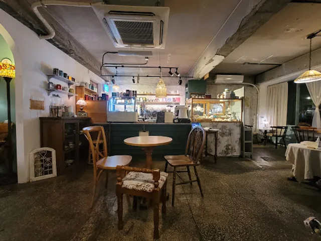 Ttukbang-gil Black Tea Shop