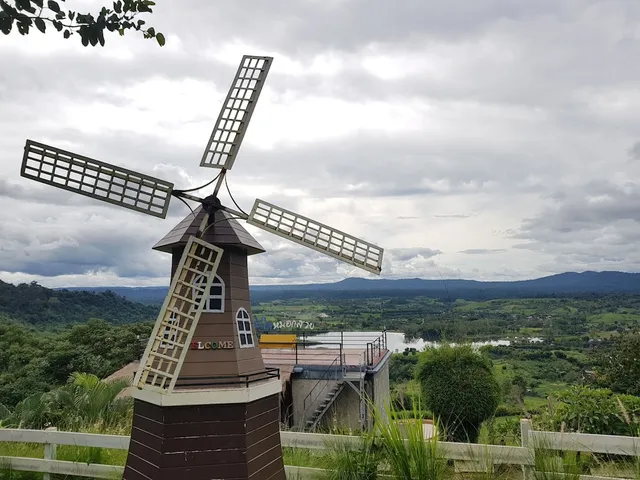 ฟ้าใสหมอกสวย รีสอร์ท เขาค้อ