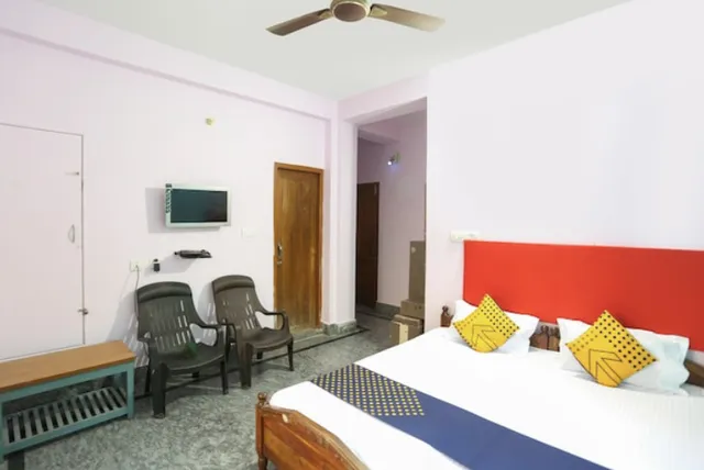 OYO 48324 Alaka Guest House