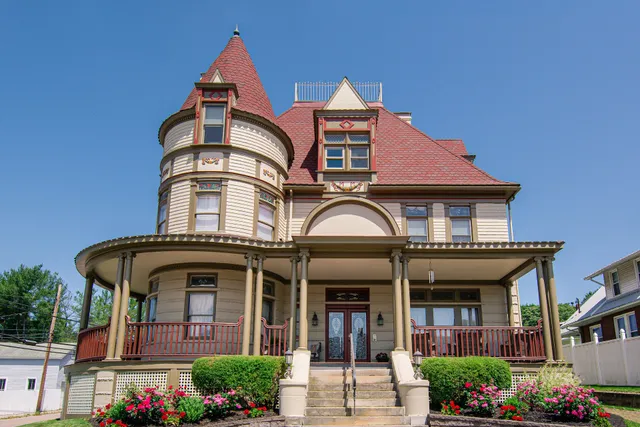 Levi Deal Mansion Bed & Breakfast