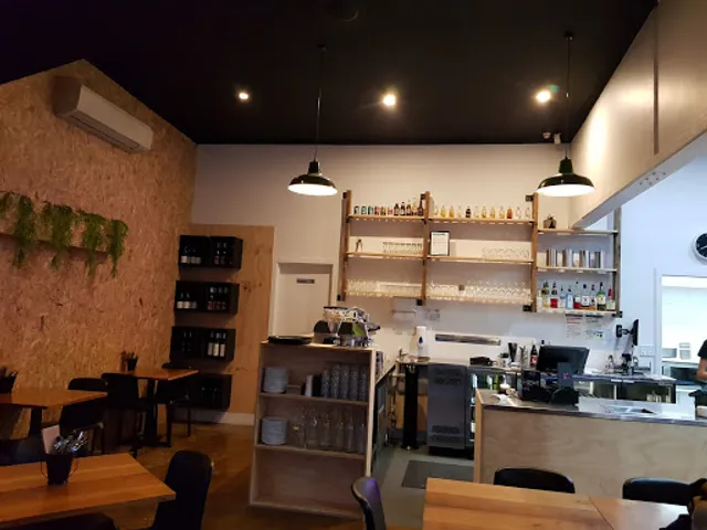 Dough Bros Pizza + Bar