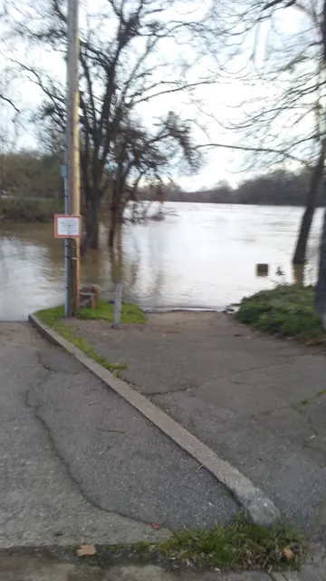 Balls Ferry Fishing Resort