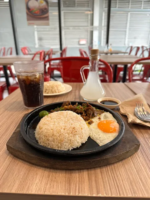 Tapa King L&Y Plaza Alaskaland