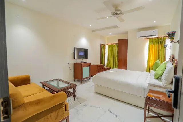 The White Seasons Hotel