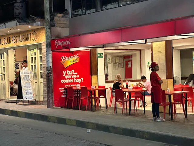 Bananas Café Burger