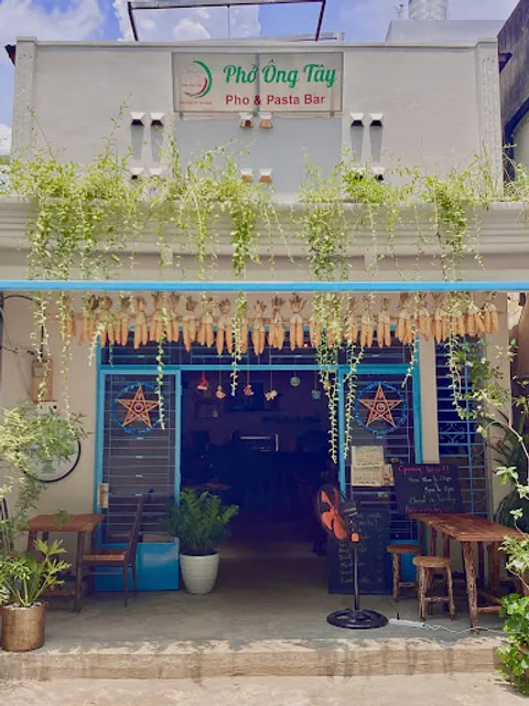 Pho Ong Tay Pho & Pasta Bar