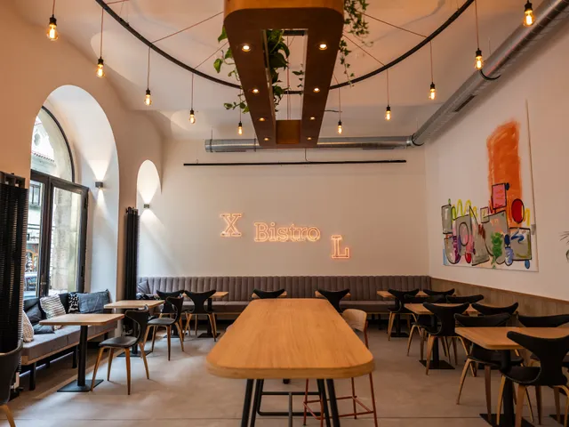 XL Bistro
