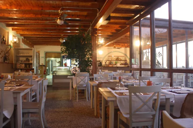 Ristorante pizzeria bar "La Battigia Nisportino Summer