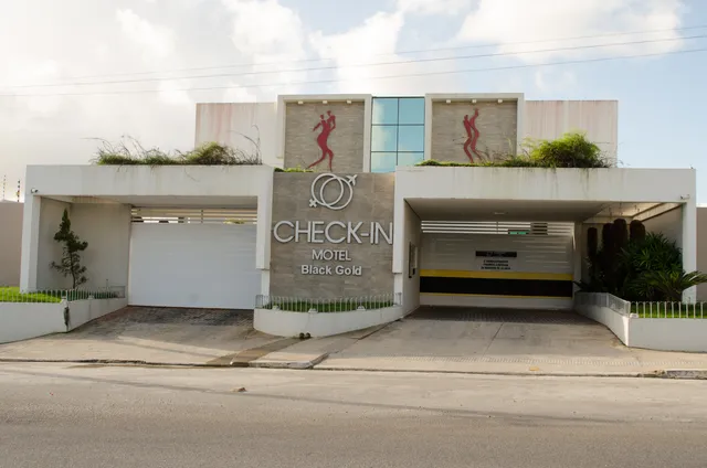 Check-in Motel — Black Gold