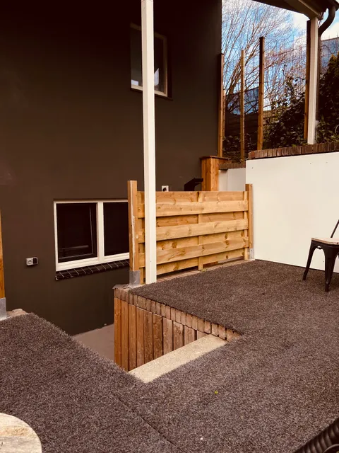 Bubbles on the Hills