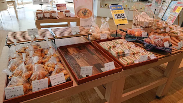 Hana Cafe ピクニックコート吾妻店