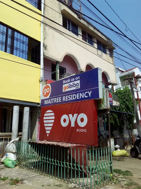 OYO Flagship 42393 Maitri Residency