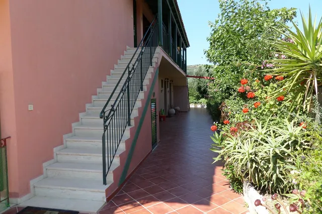 Hara Studios & Apartments