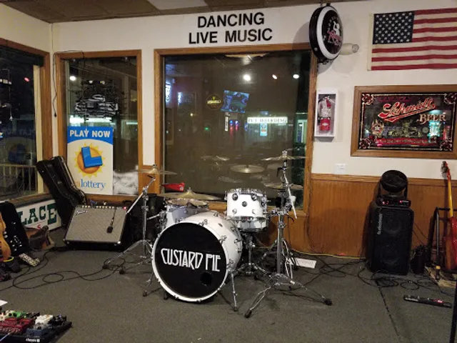 Ringer's Cocktail Lounge