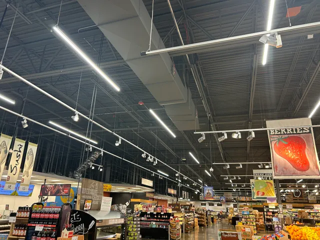 Giant Eagle Supermarket