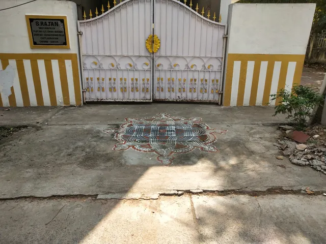 Mayurapriya Inn