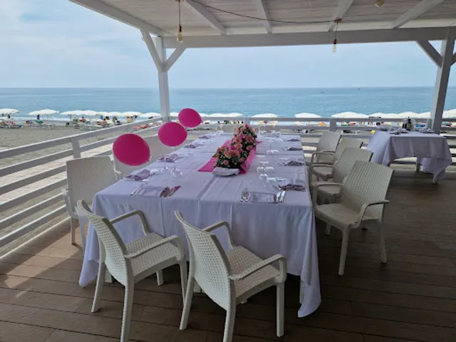 Ristorante L'Approdo - Il ristorante in riva al mare