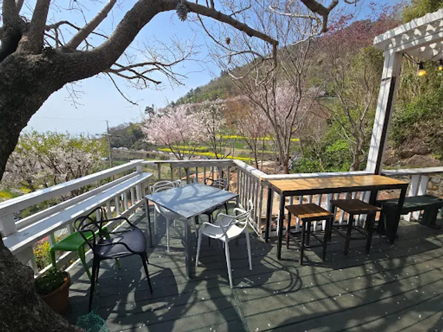 Park wonsuk's Coffee & Story in Darangyi Village