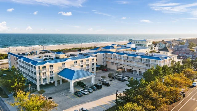 La Mer Beachfront Resort