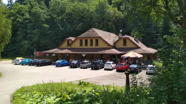 Patriot camp and guesthouse