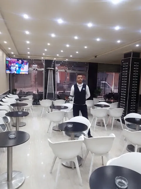 CAFE DUBAI مقهى دبي بومية