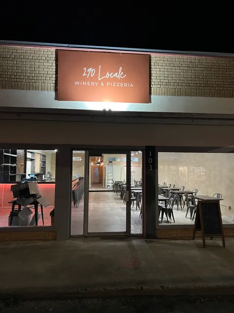 290 Locale Winery & Pizzeria