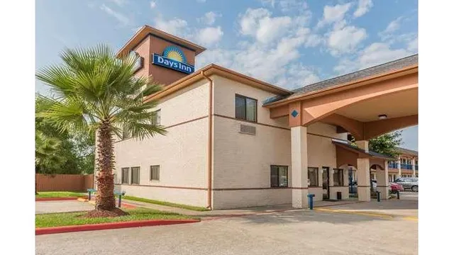 Days Inn by Wyndham Dickinson TX