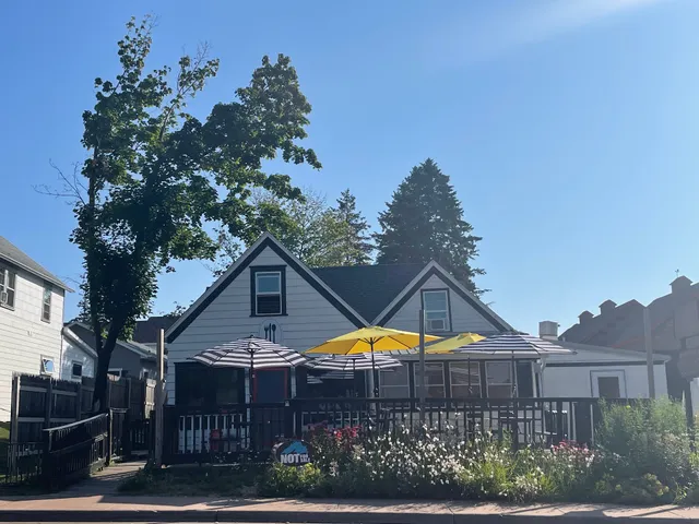 Farmhouse Kitchen and inn/ Yaabe’s Cafe